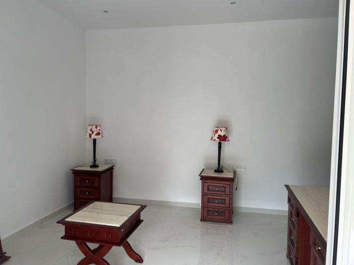 Image No.12-2 Bed House for sale