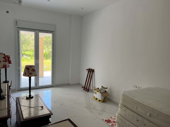 Image No.7-2 Bed House for sale