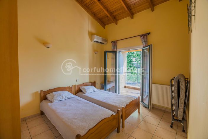 Image No.11-2 Bed House for sale