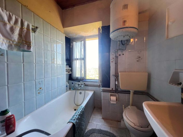 Image No.11-3 Bed Apartment for sale