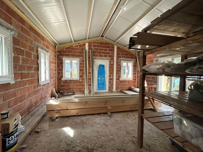 Image No.11-5 Bed House for sale