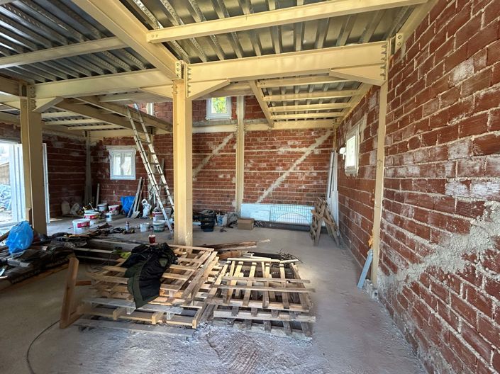 Image No.6-5 Bed House for sale