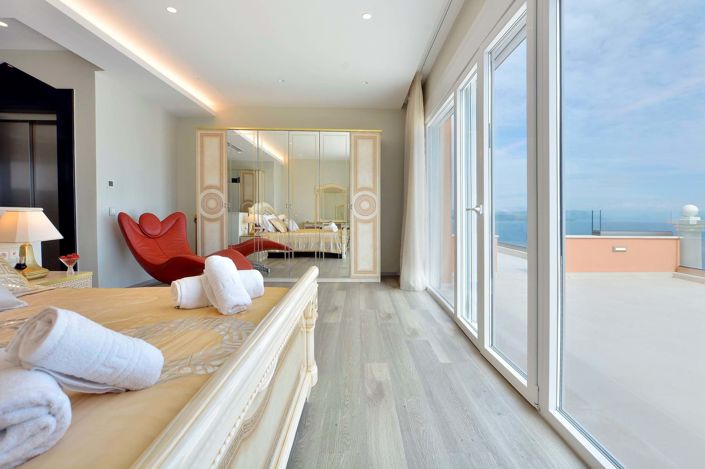 Image No.14-8 Bed House for sale