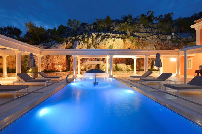 Image No.35-8 Bed House for sale