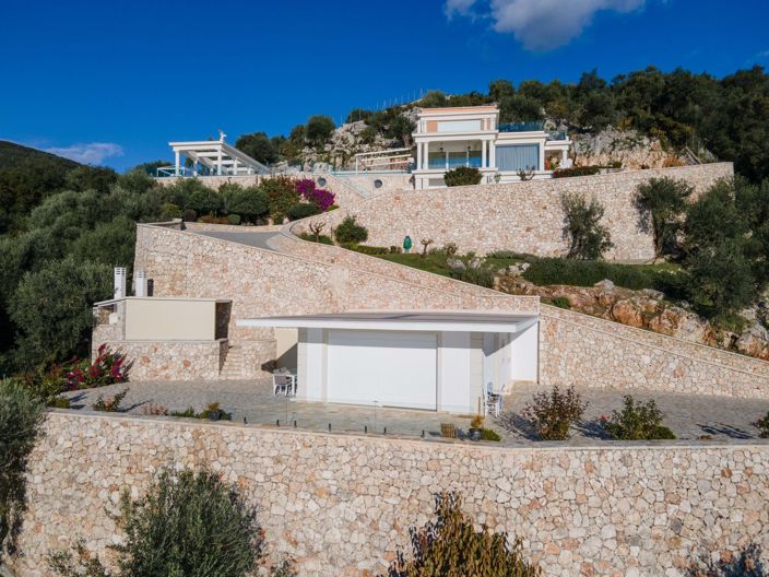 Image No.38-8 Bed House for sale