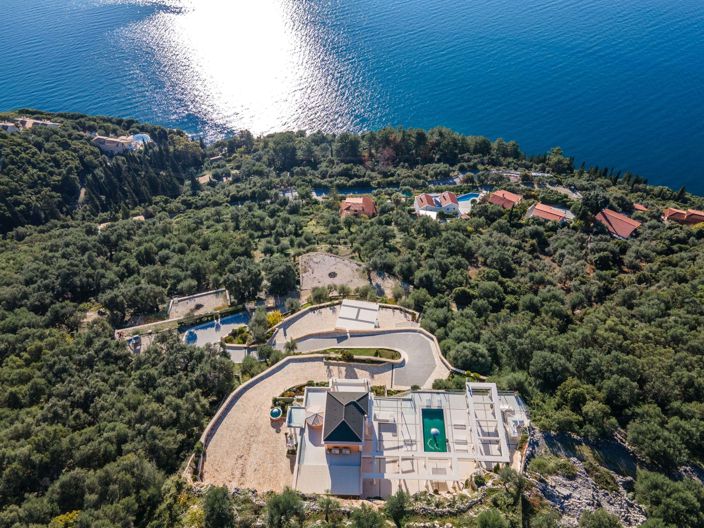 Image No.40-8 Bed House for sale