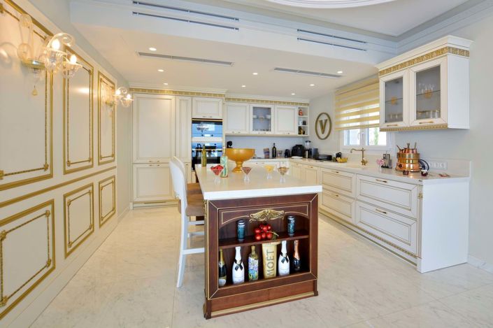 Image No.9-8 Bed House for sale