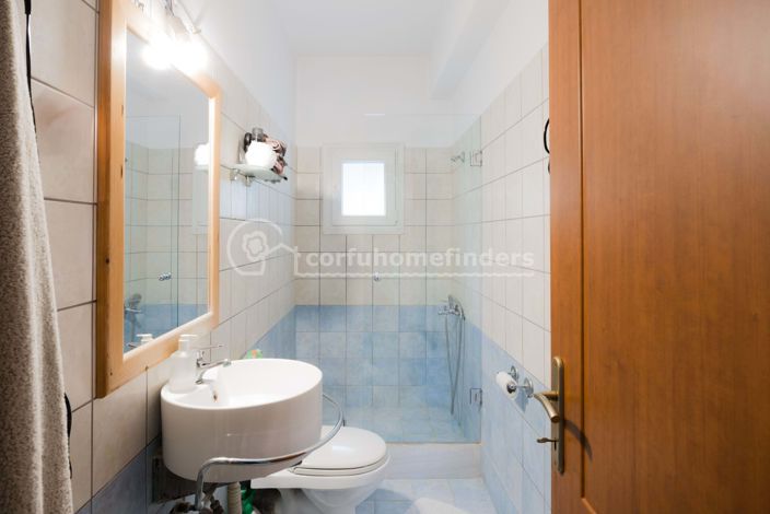 Image No.12-3 Bed House for sale