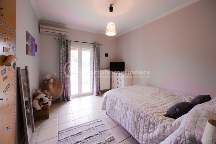 Image No.16-3 Bed House for sale