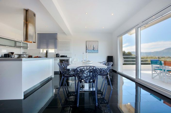 Image No.22-10 Bed House for sale