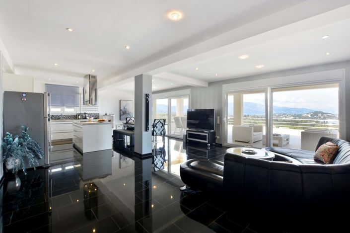 Image No.27-10 Bed House for sale