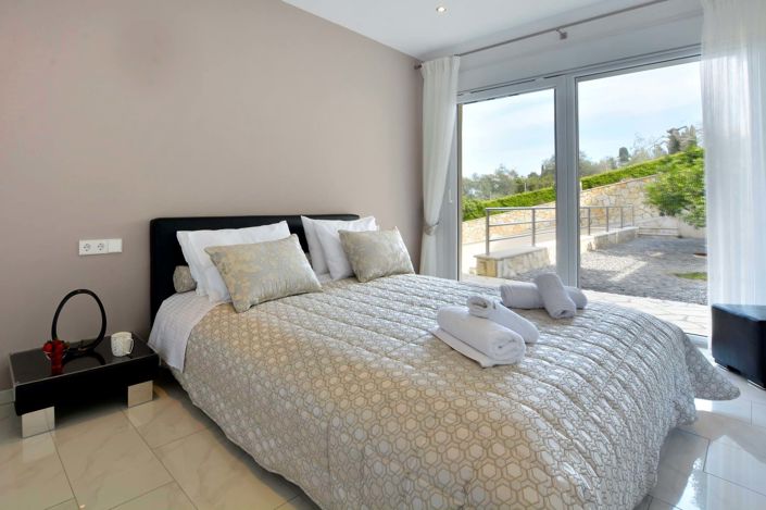 Image No.39-10 Bed House for sale