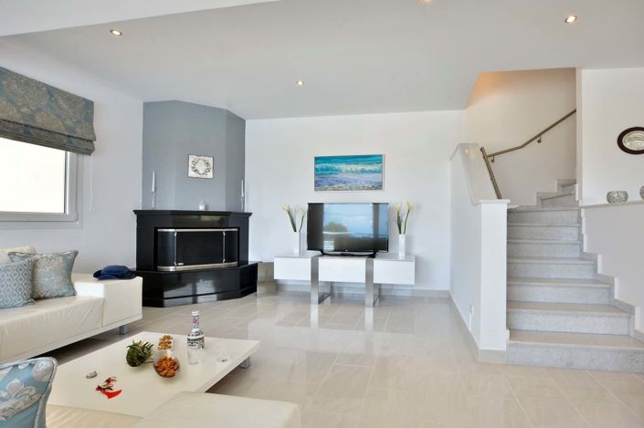 Image No.8-10 Bed House for sale