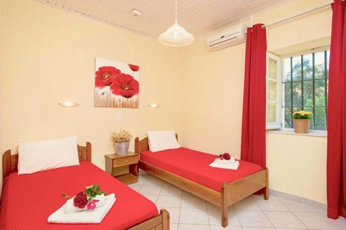 Image No.13-4 Bed House for sale