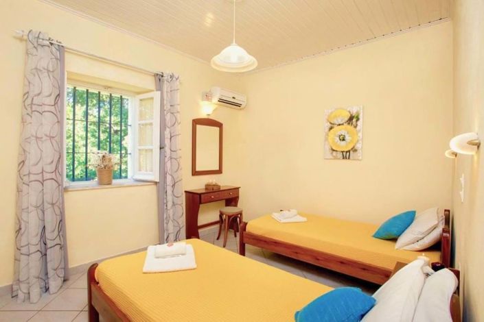 Image No.15-4 Bed House for sale