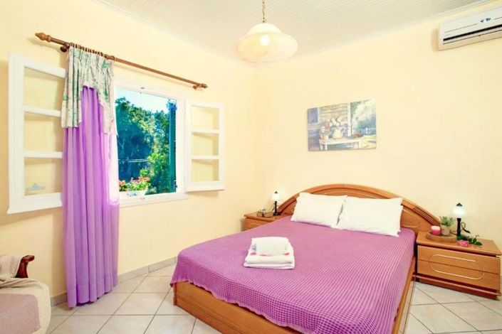 Image No.18-4 Bed House for sale