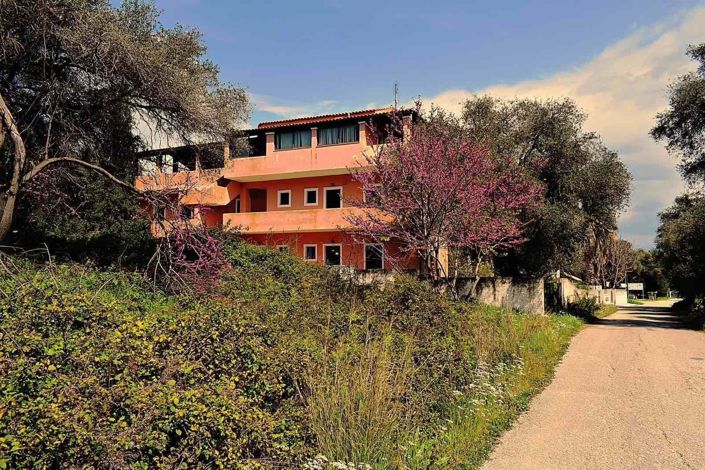 Image No.2-14 Bed Property for sale