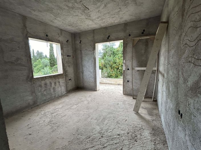 Image No.10-4 Bed House for sale