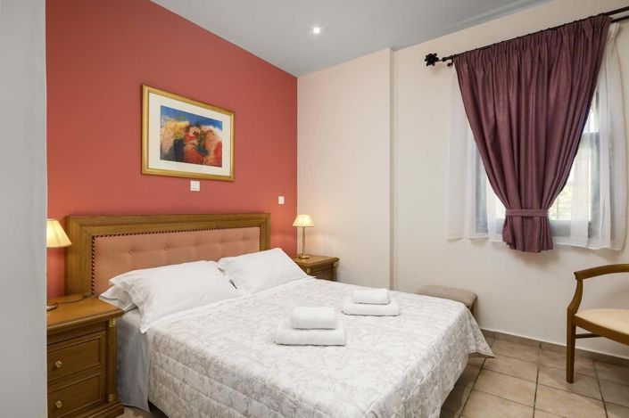 Image No.4-5 Bed House for sale