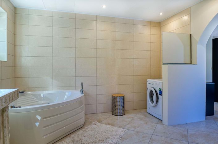 Image No.15-3 Bed House for sale