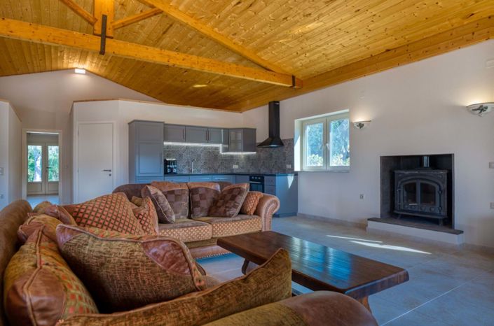 Image No.8-3 Bed House for sale