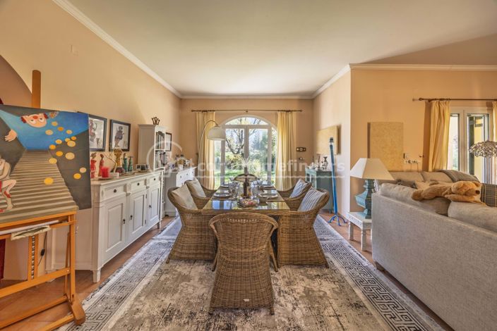 Image No.10-3 Bed House for sale