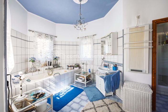 Image No.21-3 Bed House for sale