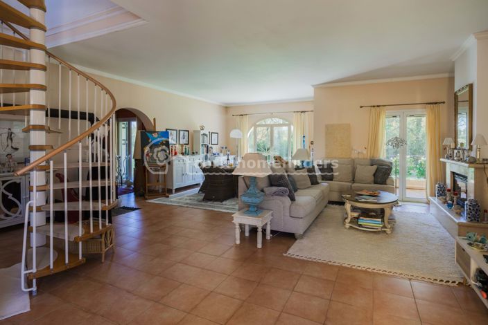 Image No.7-3 Bed House for sale