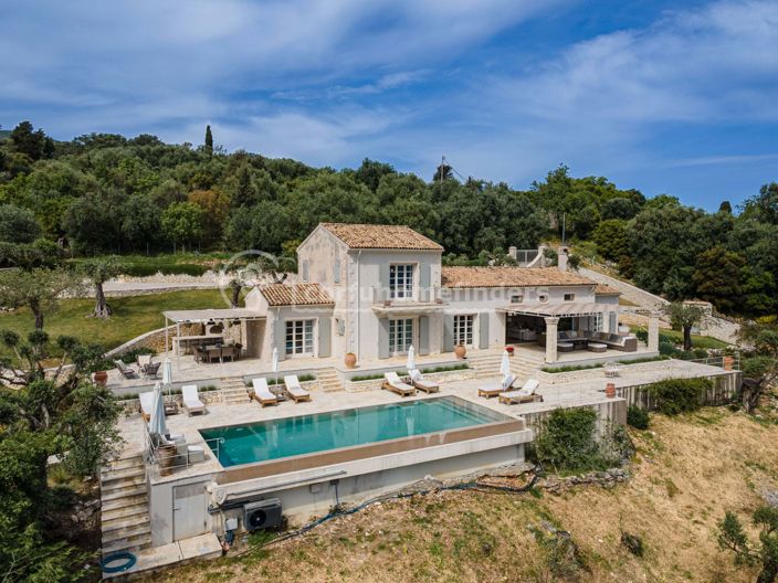 Image No.1-4 Bed House for sale