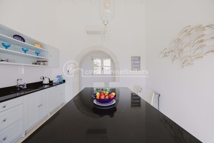 Image No.15-4 Bed House for sale