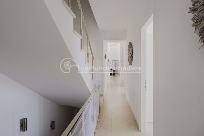 Image No.16-4 Bed House for sale