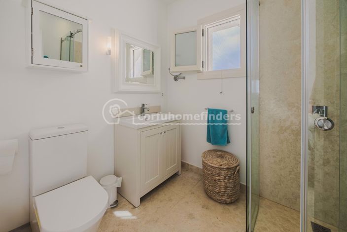 Image No.20-4 Bed House for sale