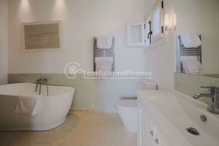 Image No.26-4 Bed House for sale