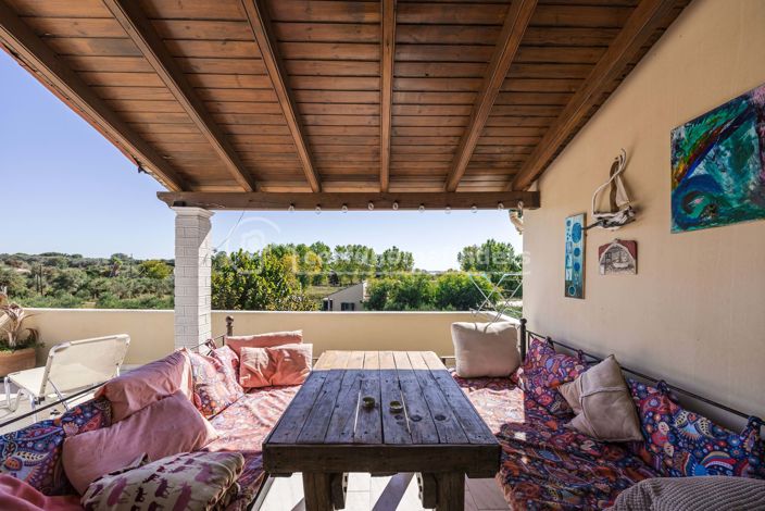 Image No.9-5 Bed House for sale