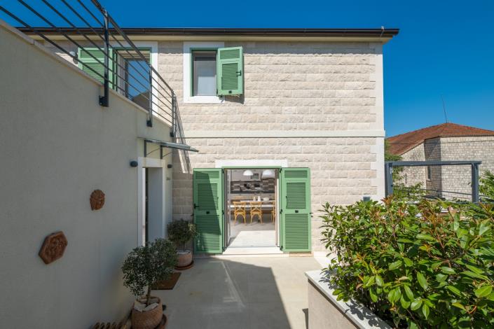 Image No.19-4 Bed Villa / Detached for sale