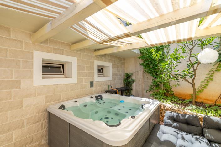 Image No.52-4 Bed Villa / Detached for sale