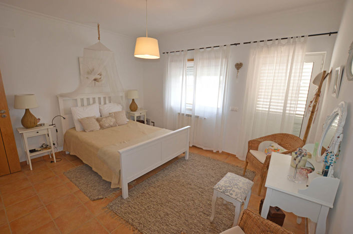 Image No.7-5 Bed House for sale