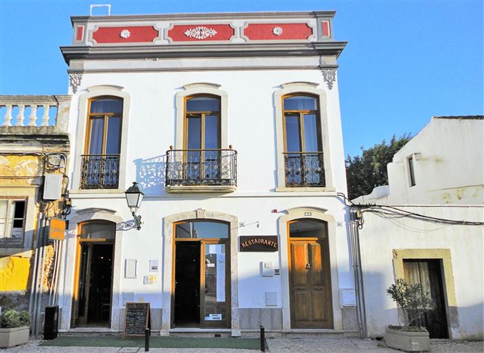 Image No.1-3 Bed House for sale