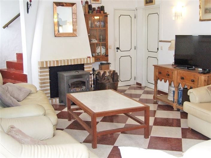 Image No.4-2 Bed House for sale