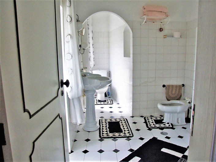 Image No.6-2 Bed House for sale