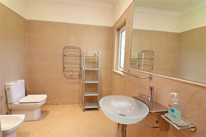 Image No.8-4 Bed Villa for sale