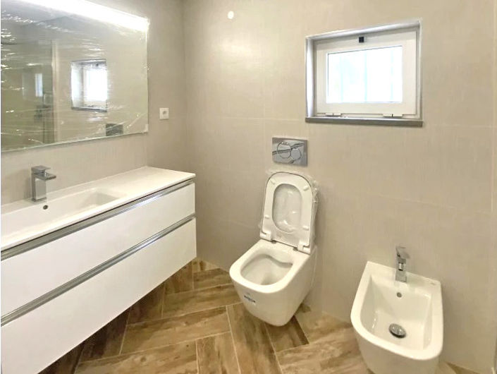 Image No.8-2 Bed Townhouse for sale