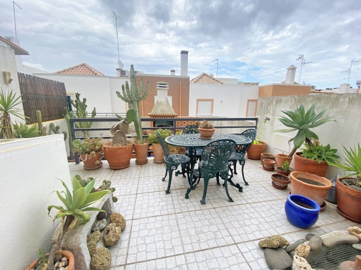 Image No.5-2 Bed House for sale