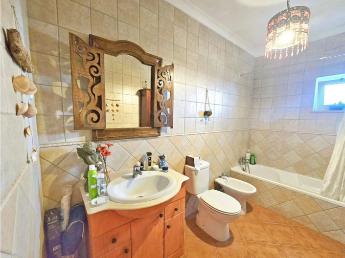 Image No.7-2 Bed House for sale