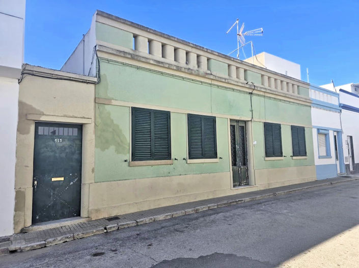 Image No.1-5 Bed House for sale