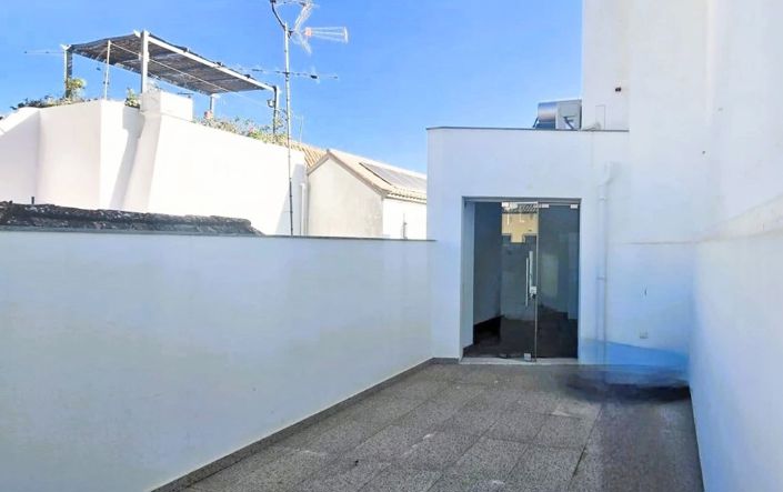 Image No.2-1 Bed Townhouse for sale