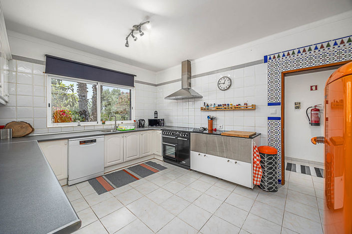 Image No.3-4 Bed House for sale