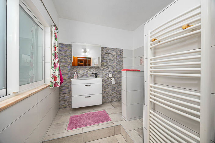 Image No.8-4 Bed House for sale