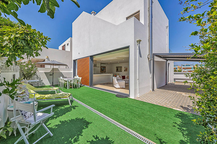 Image No.1-3 Bed Villa for sale