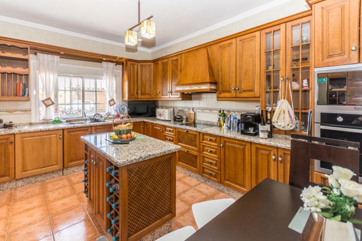 Image No.19-3 Bed Villa for sale